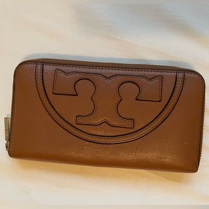 Tory Burch wallet